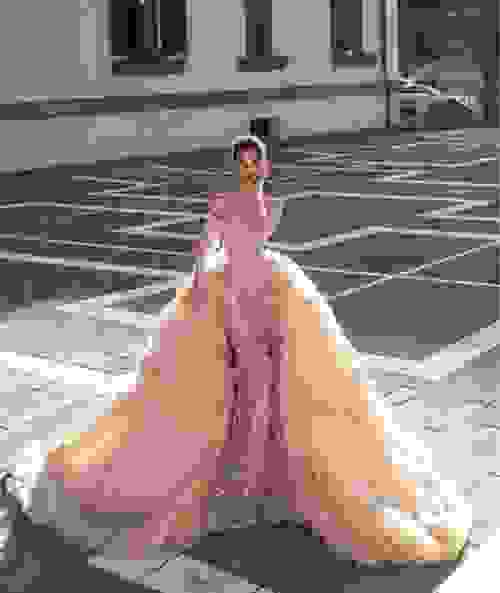 Нежнейшие бежевые платья: новинки платьев в стиле nude