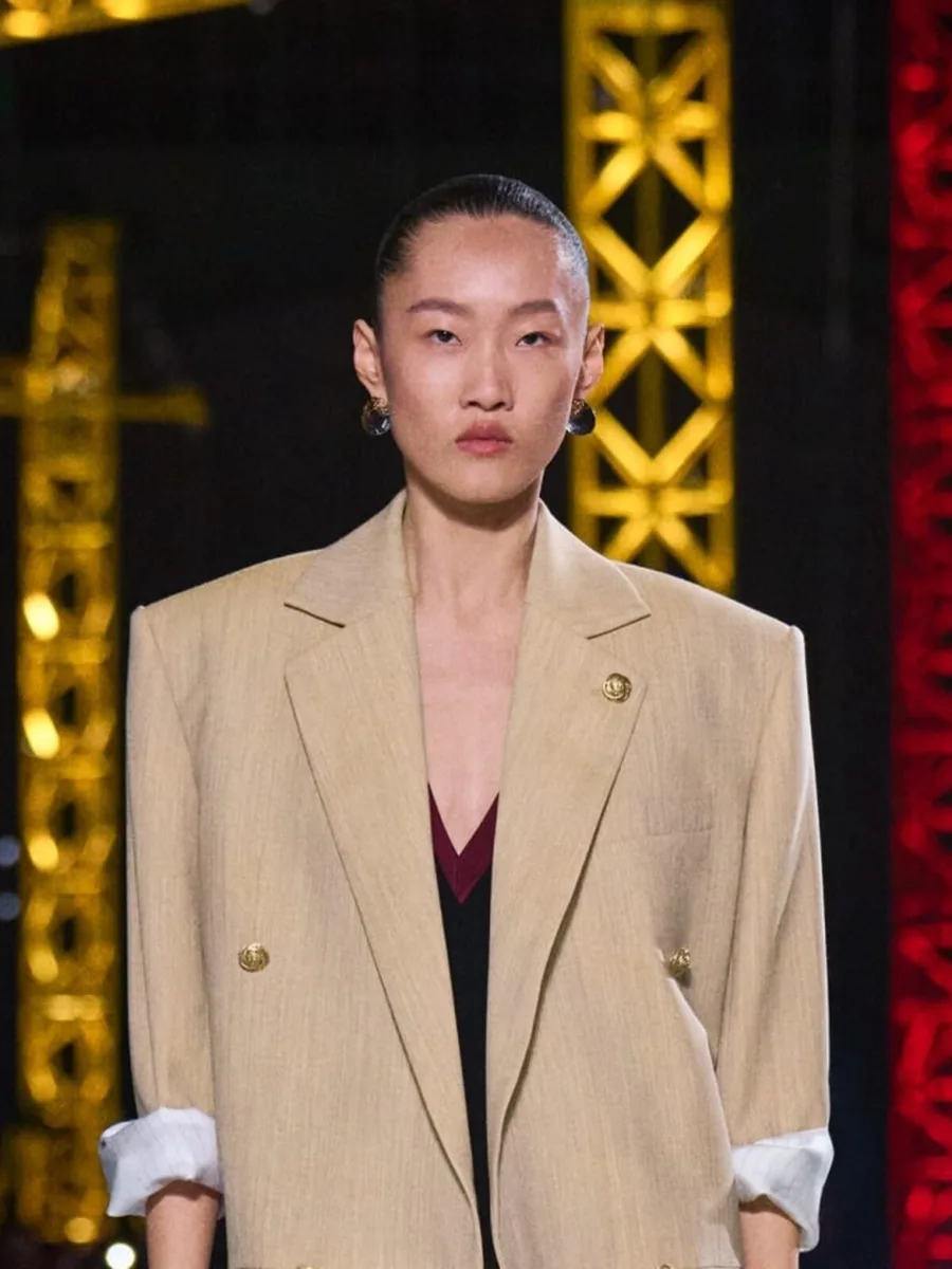Пальто верблюжьего цвета свободного кроя, Chanel