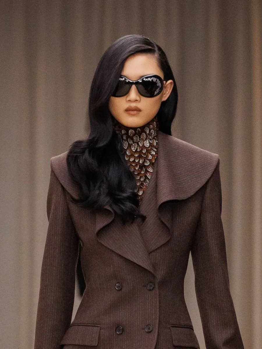 Коричневое пальто с широкими лацканами, McQueen